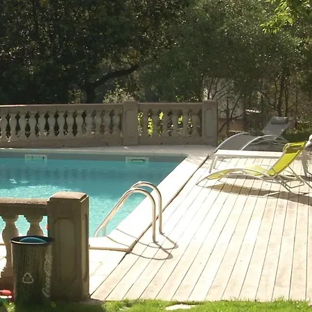 Demeure Traditionnelle En Pierre Avec Piscine *