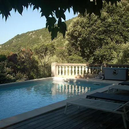 Prázdninový dům Demeure Traditionnelle En Pierre Avec Piscine Sartène