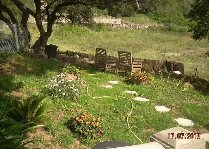 Demeure Traditionnelle En Pierre Avec Piscine